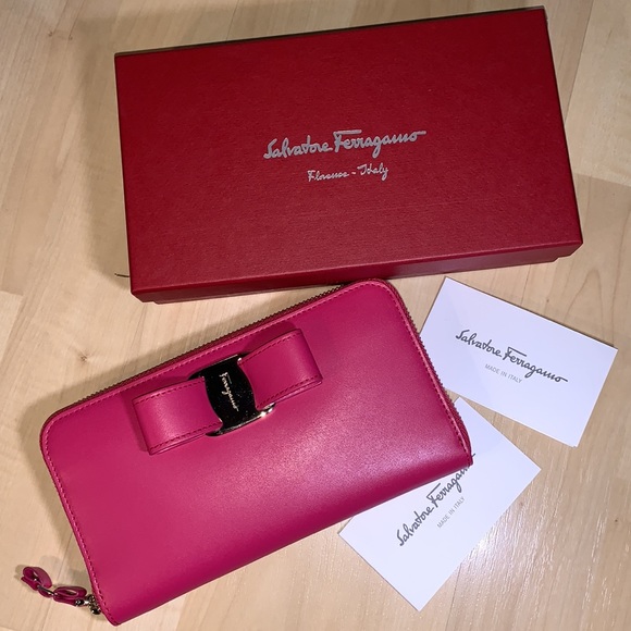 SALVATORE FERRAGAMO Vera Bow Zip Wallet in Begonia - Picture 13 of 16